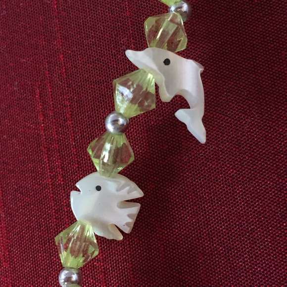 Handcrafted Shell Necklace - Picture 4 of 4